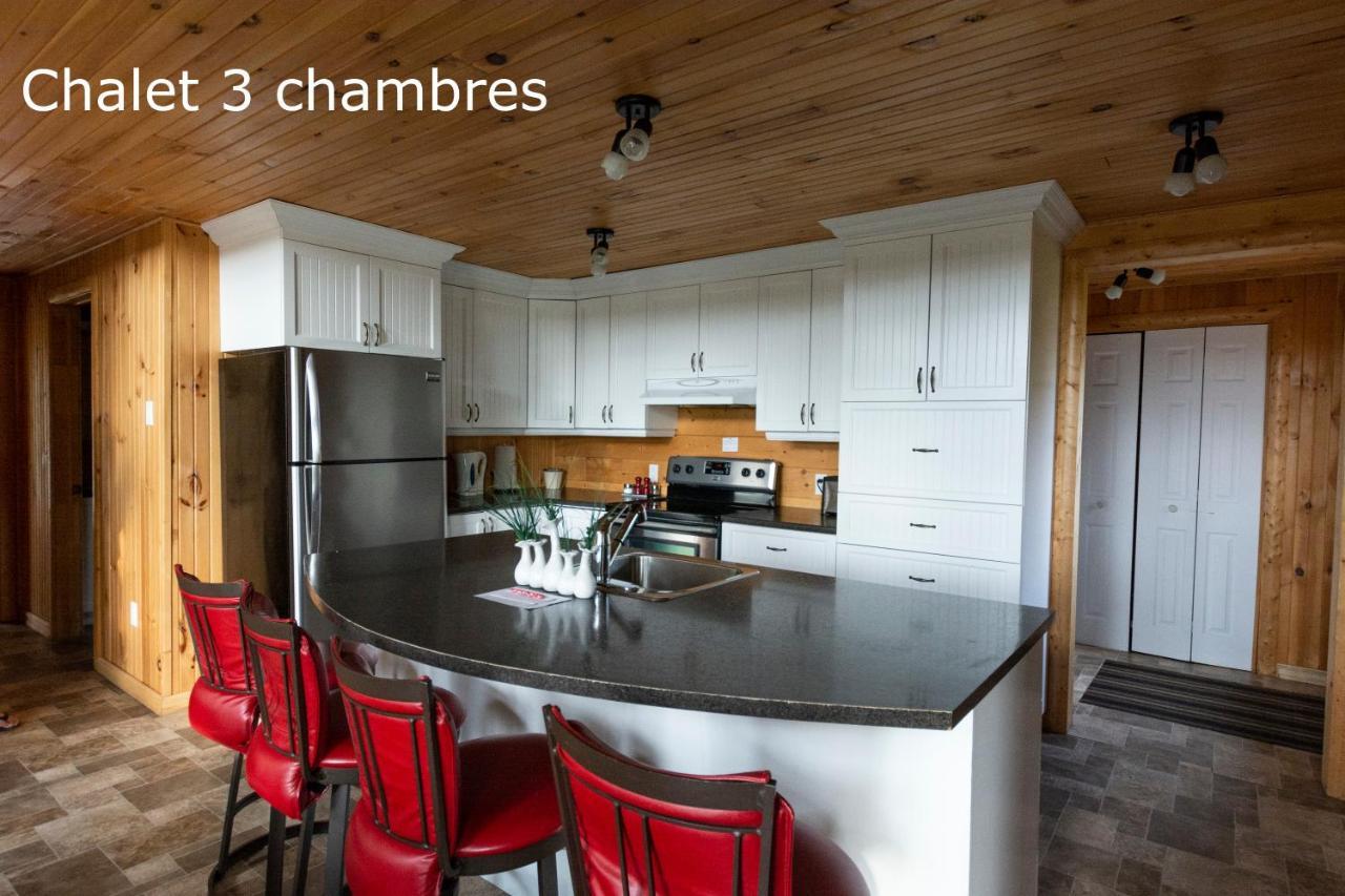 Chalets Et Spa Lac Saint-Jean Chambord Exteriör bild
