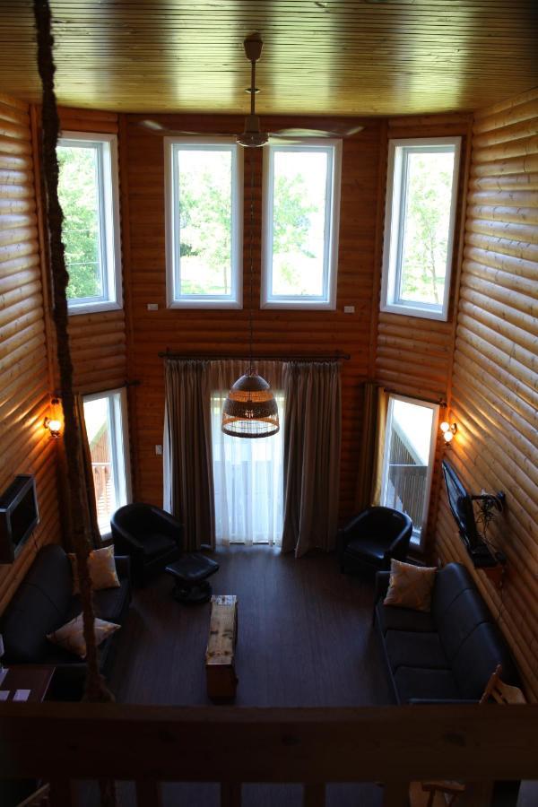Chalets Et Spa Lac Saint-Jean Chambord Exteriör bild