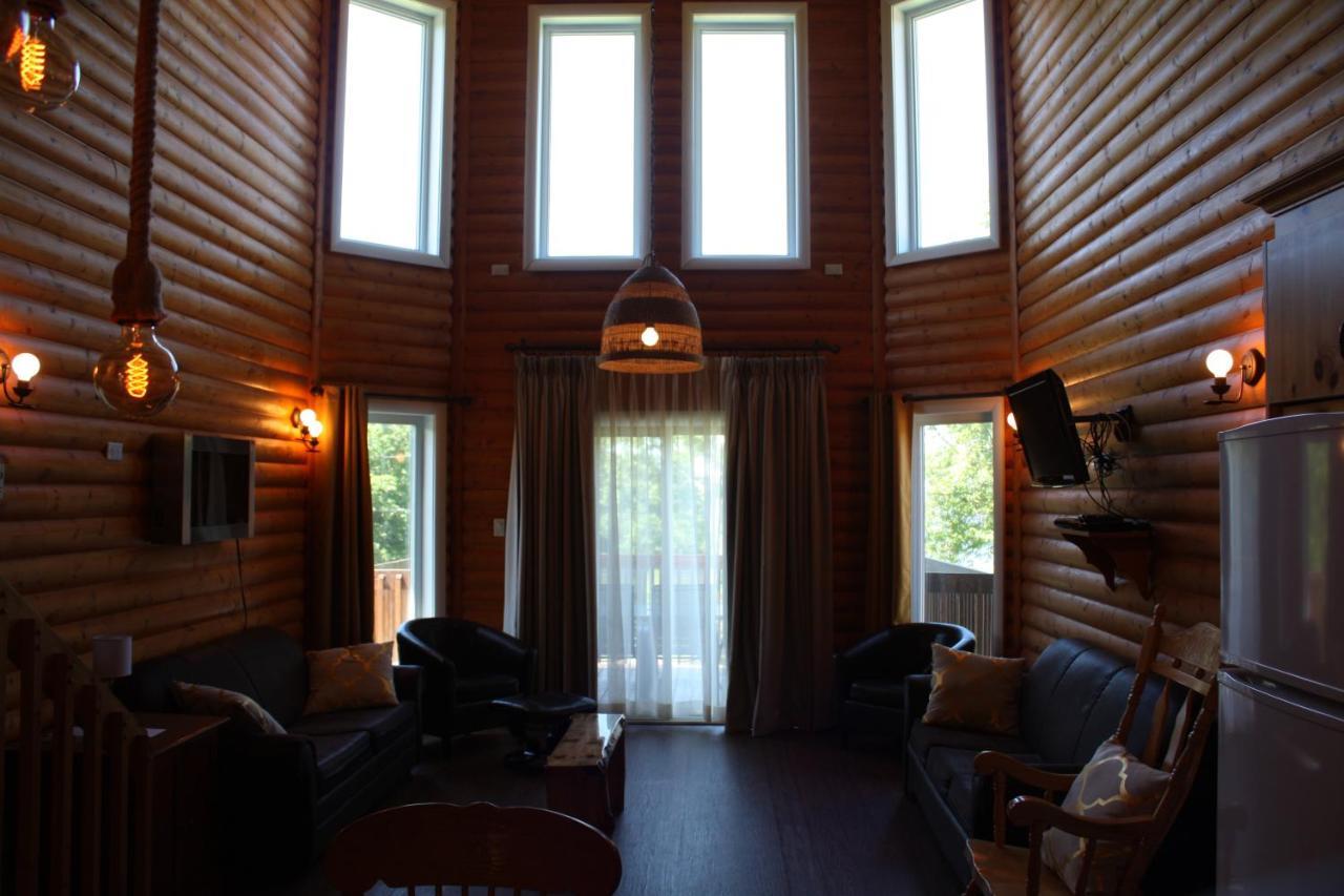 Chalets Et Spa Lac Saint-Jean Chambord Exteriör bild