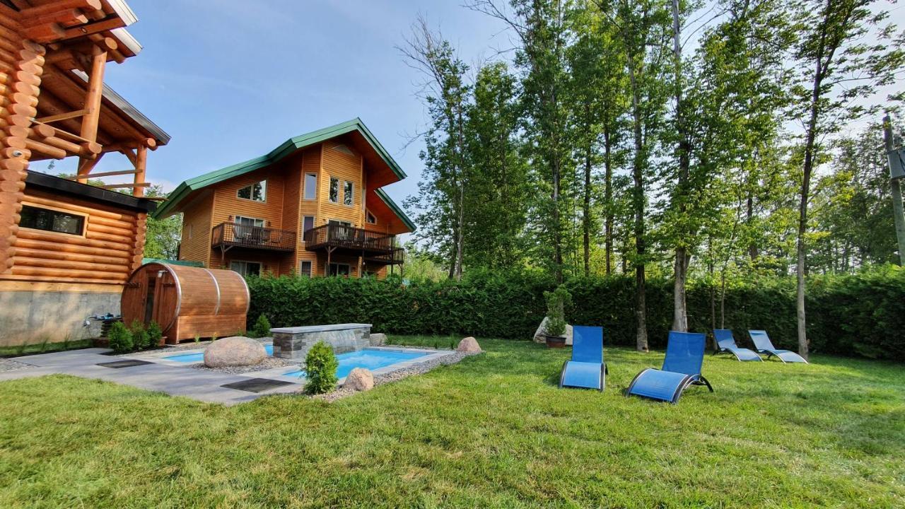 Chalets Et Spa Lac Saint-Jean Chambord Exteriör bild